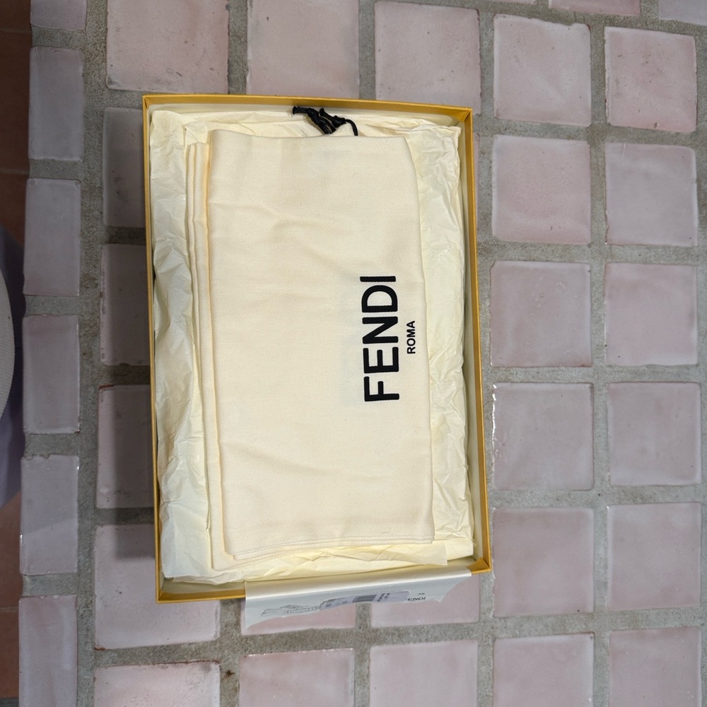 Fendi Tess Brown and White Sneakers. - Picture 10 of 11